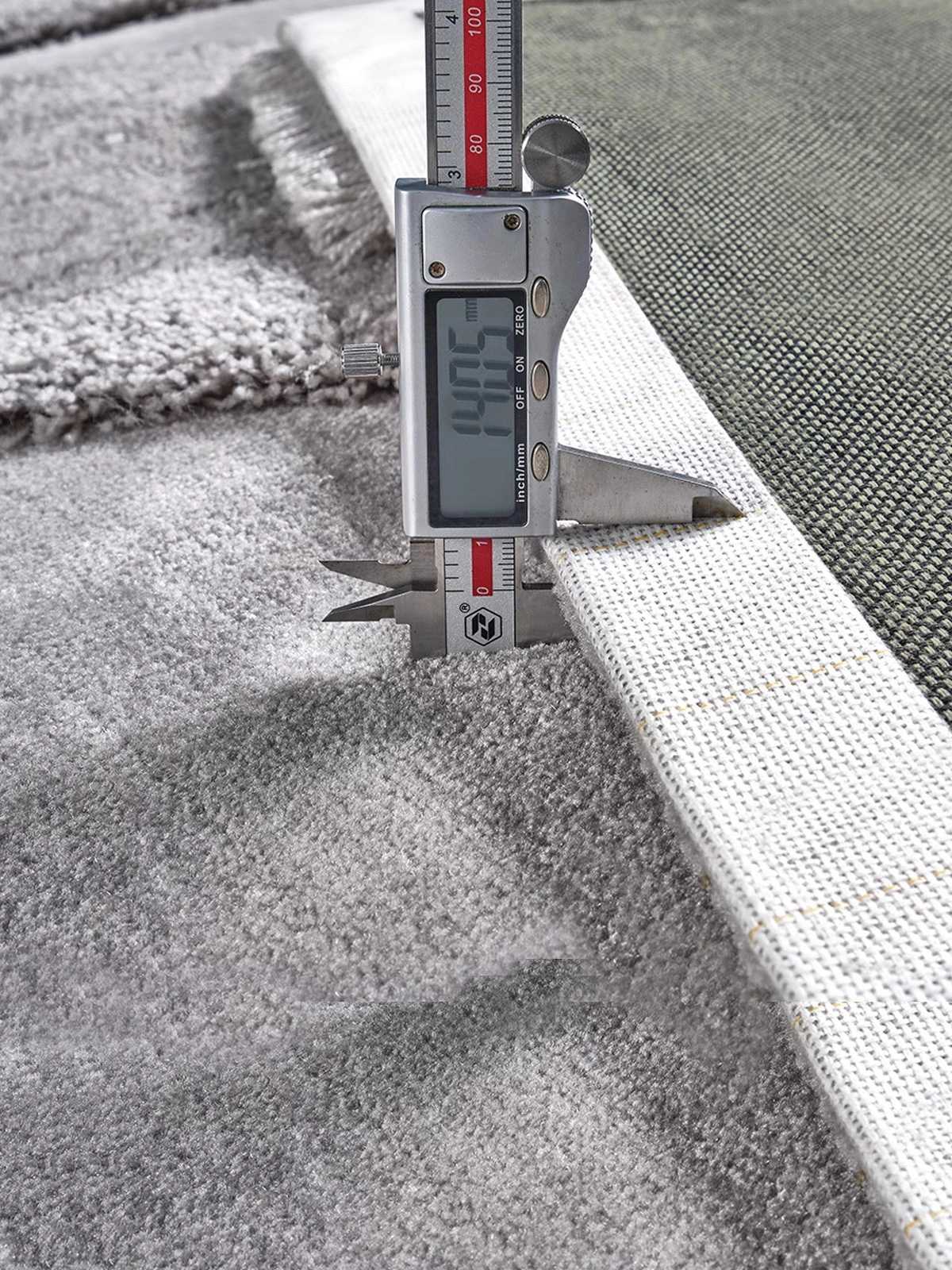 14mm Thick Gray Rug – Plush and Durable Pile for Comfort